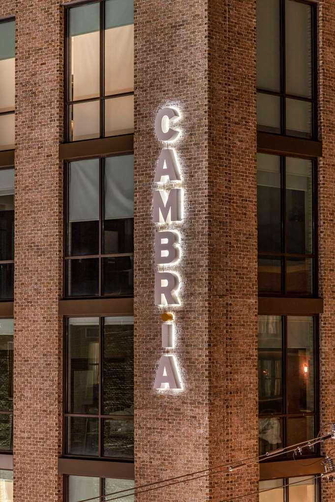 Cambria Hotel Savannah Downtown Historic District Exterior photo